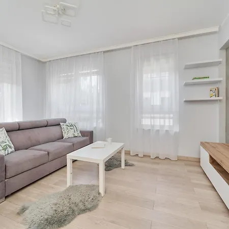 Spacious & Elegant Family Apartment With Parking Space & Ac In Wroclaw By Noclegi Renters Exterior photo